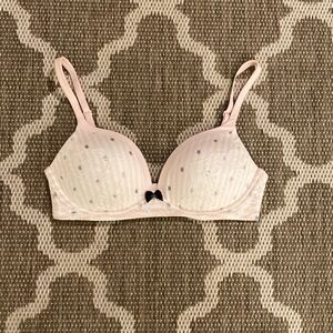 Victoria’s Secret bra size 34D